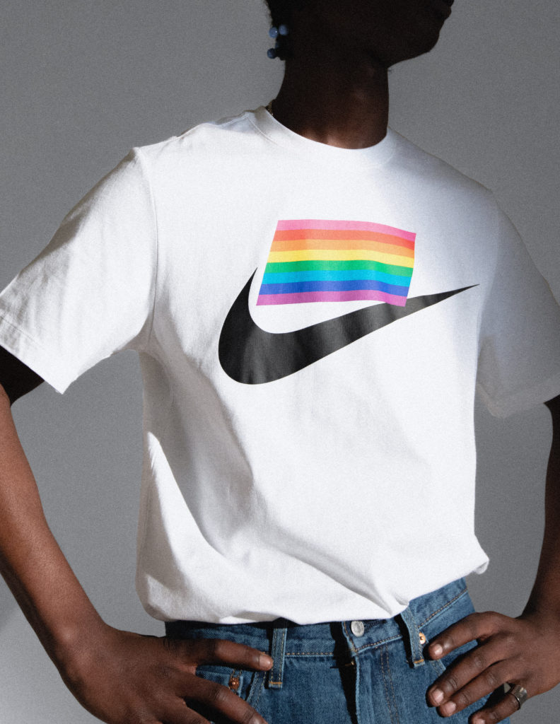 camiseta nike lgbt