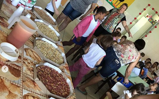 Dono de pizzaria faz "Dia da Pizza" em creche