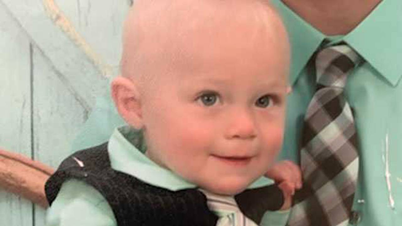 Bebê morre após ser atacado por pitbull