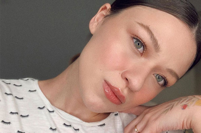 Maquiadora famosa no Instagram dá dicas para make natural perfeito