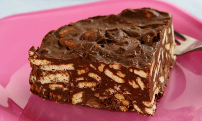 Torta de chocolate e biscoito