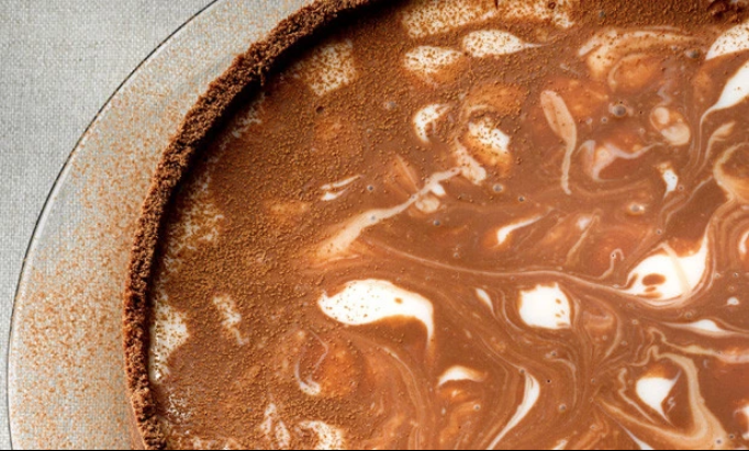 Torta de iogurte com biscoito de chocolate