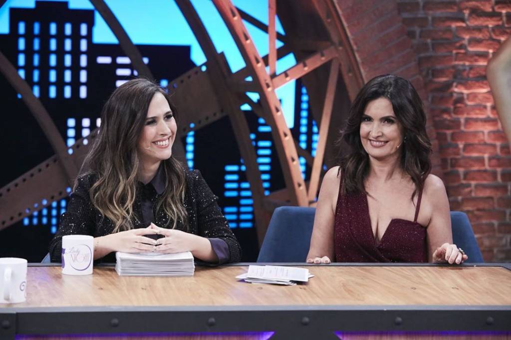 Fátima Bernardes dá beijo na boca de Tatá Werneck e internet reage