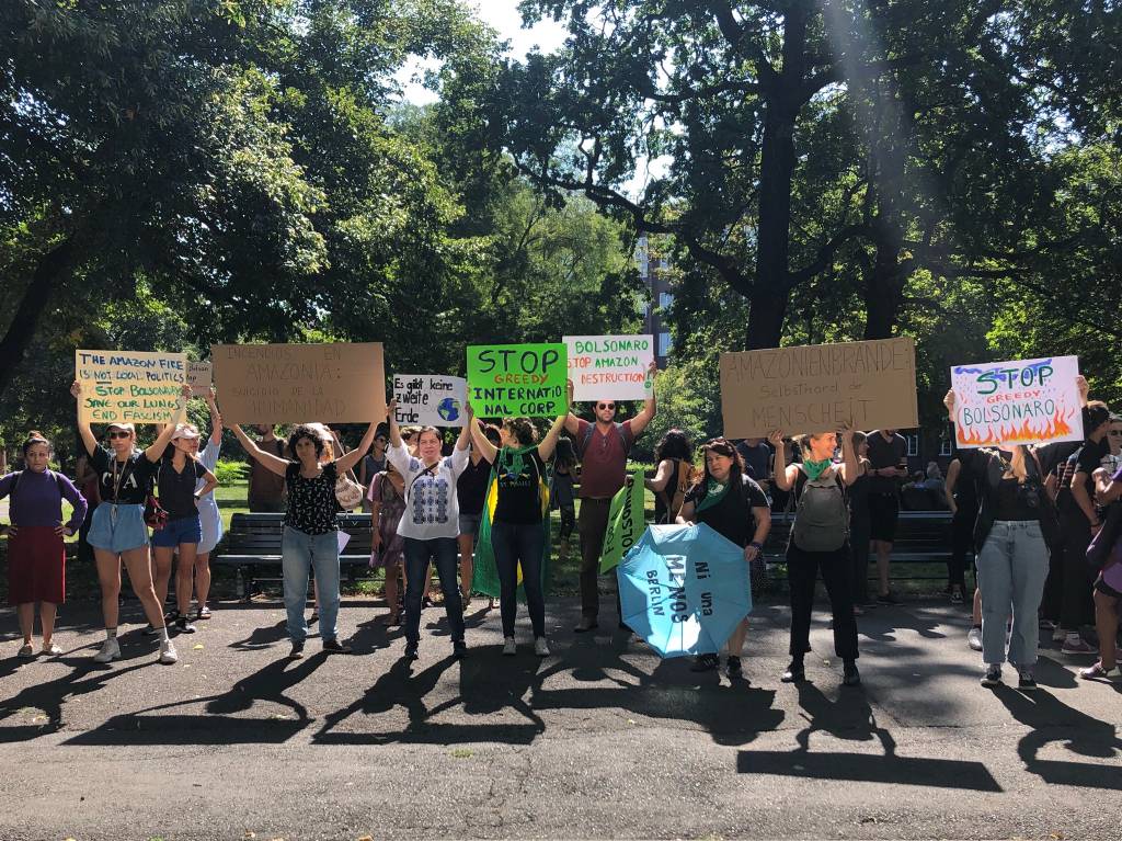 Protestos contra a devastação da Amazônia em Berlim, na Alemanha Protestos contra a devastação da Amazônia em Berlim, na Alemanha