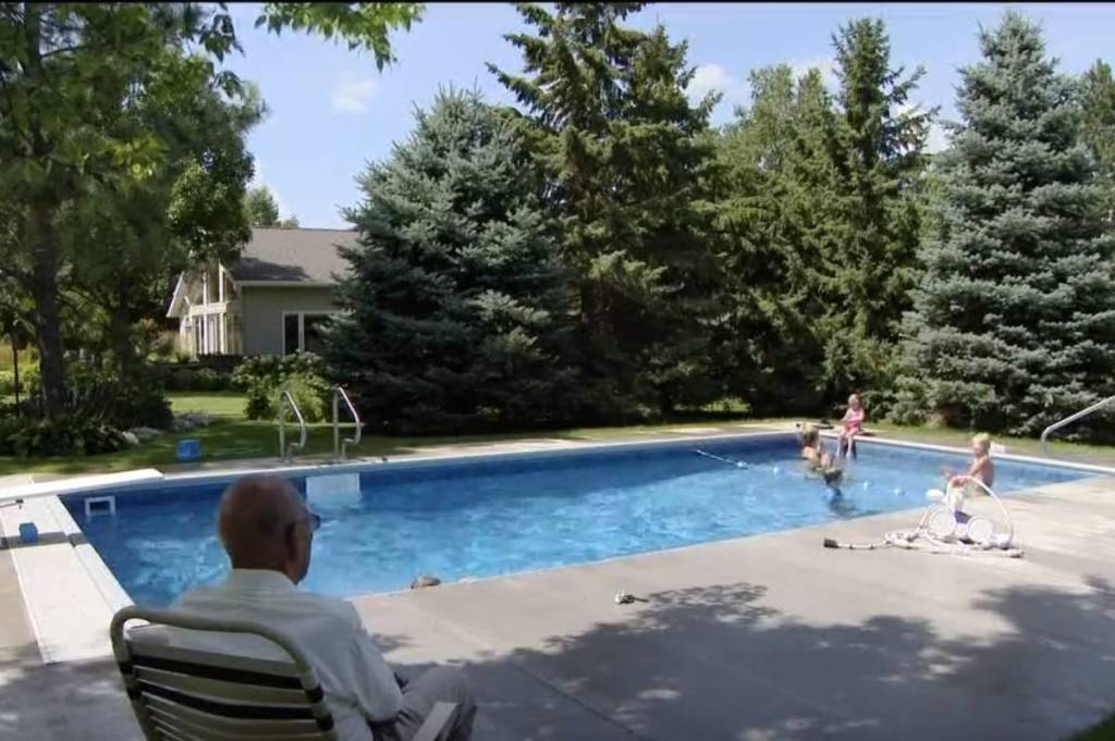 idoso piscina idoso piscina