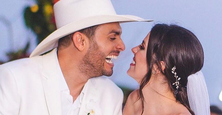Eliana marcou presença em casamento do cantor Mano Walter com ex-miss