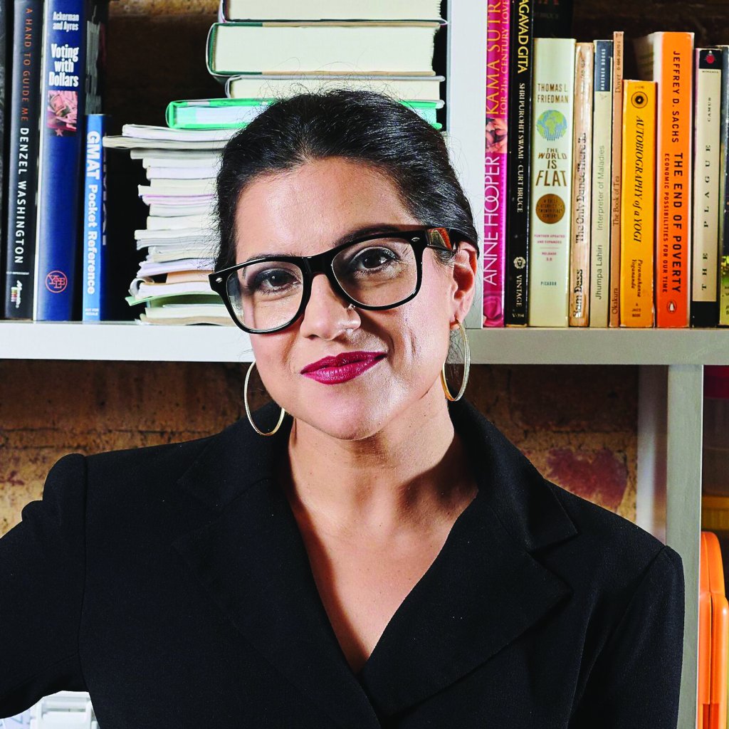 A advogada americana Reshma Saujani criou uma ONG para ensinar programação para meninas e aproximá-las da tecnologia