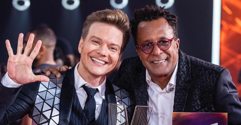 Michel Teló vence com Tony Gordon e garante invencibilidade no The Voice