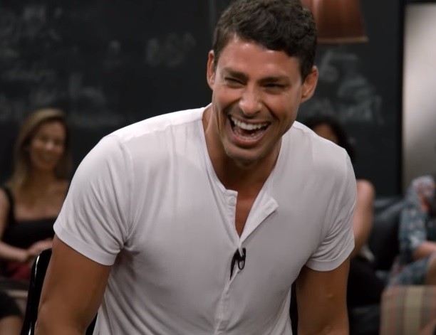 Como assim? Cauã Reymond conta que já comeu peixe vivo