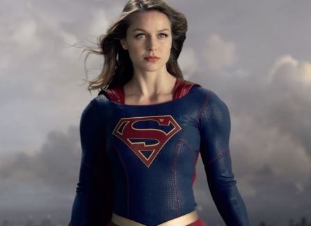Atriz de Supergirl faz relato tocante sobre violência doméstica | CLAUDIA
