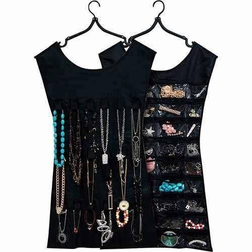 Porta Joias Organizador De Bijuterias Vestido Para Cabide com 30 bolsos e 14 ganchos, nas medidas 83 x 43cm. <a href="https://www.submarino.com.br/produto/18456959/porta-joias-organizador-de-bijuterias-vestido-para-cabide?WT.srch=1&acc=d47a04c6f99456bc289220d5d0ff208d&epar=bp_pl_00_go_g35147&gclid=EAIaIQobChMI6r7m_9qY4gIViQ6RCh07PQRKEAYYByABEgKS_vD_BwE&i=578ea5daeec3dfb1f8c8bdc0&o=582a0971eec3dfb1f812c910&opn=XMLGOOGLE&sellerId=19064319000109" target="_blank" rel="noopener">Submarino</a>, R$ 12 Porta Joias Organizador De Bijuterias Vestido Para Cabide com 30 bolsos e 14 ganchos, nas medidas 83 x 43cm. <a href="https://www.submarino.com.br/produto/18456959/porta-joias-organizador-de-bijuterias-vestido-para-cabide?WT.srch=1&acc=d47a04c6f99456bc289220d5d0ff208d&epar=bp_pl_00_go_g35147&gclid=EAIaIQobChMI6r7m_9qY4gIViQ6RCh07PQRKEAYYByABEgKS_vD_BwE&i=578ea5daeec3dfb1f8c8bdc0&o=582a0971eec3dfb1f812c910&opn=XMLGOOGLE&sellerId=19064319000109" target="_blank" rel="noopener">Submarino</a>, R$ 12