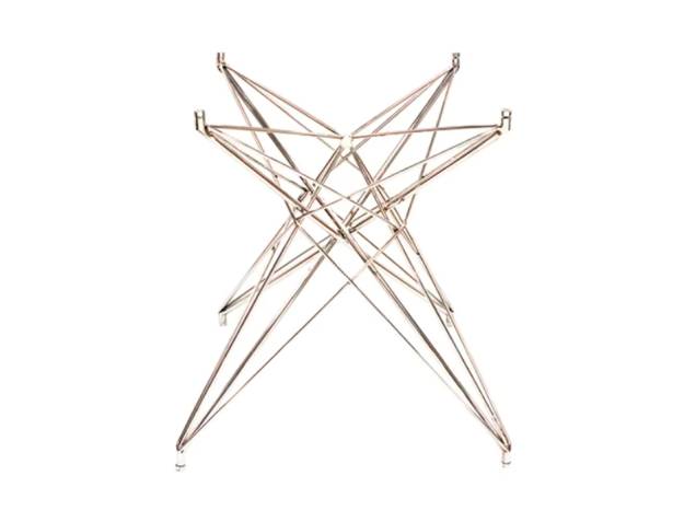 A base Estrela para mesa de jantar, em inox, custa R$ 1.799,90 na <a href="https://www.etna.com.br/etna/p/base-mesa-jantar-estrela-inox/026861?skuId=0309116">Etna</a>. A base Estrela para mesa de jantar, em inox, custa R$ 1.799,90 na <a href="https://www.etna.com.br/etna/p/base-mesa-jantar-estrela-inox/026861?skuId=0309116">Etna</a>.