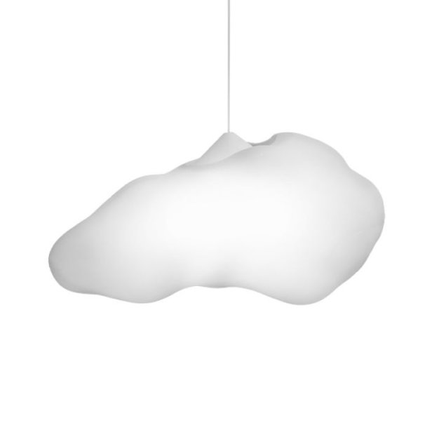 A luminária pendente Nuvem branca custa R$ 168 nas <a href="https://www.mobly.com.br/luminaria-pendente-nuvem-branca-406457.html#a=3|p=1|pn=1|t=Busca|s=0">Mobly</a>.