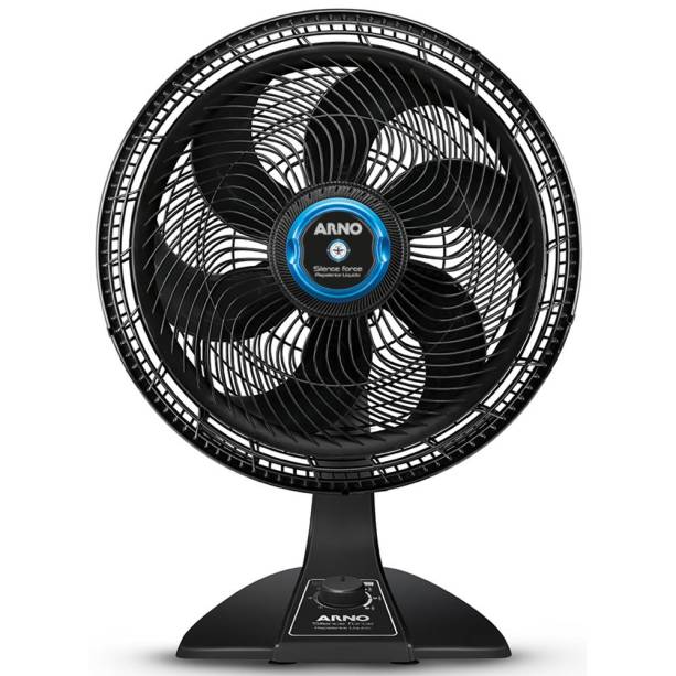 No centro da grade do ventilador da Arno há um compartimento onde se encaixa o frasco refil do repelente líquido (qualquer um do mercado). Com seis pás e 40 cm de diâmetro. <a href="https://www.arno.com.br/Ventila%C3%A7%C3%A3o/Ventiladores-repelentes/Silence-Force/Ventilador-Arno-Silence-Force-Repelente-Liquido-40/p/2720011351" target="_blank" rel="noopener">Arno</a>, R$ 279,99