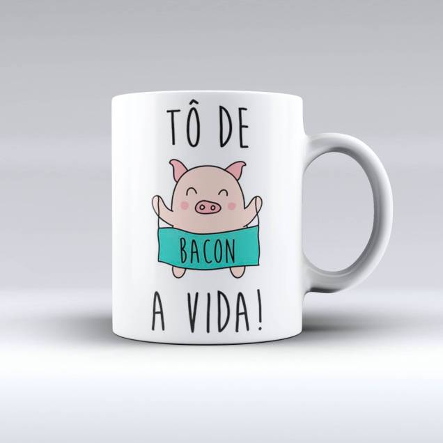 Caneca Tô de Bacon a Vida, de cerâmica, 325 ml. <a href="https://www.americanas.com.br/produto/42530433/caneca-to-de-bacon-a-vida?WT.srch=1&acc=e789ea56094489dffd798f86ff51c7a9&epar=bp_pl_00_go_pla_ud_geral_gmv&gclid=EAIaIQobChMI87mlqYSi4AIVgg2RCh3sqQd0EAQYASABEgLSmPD_BwE&i=5b399609eec3dfb1f86f1502&o=5b9801e7ebb19ac62cb17258&opn=YSMESP&sellerId=27204082000142" target="_blank" rel="noopener">Americanas.com</a>, R$ 26,50 Caneca Tô de Bacon a Vida, de cerâmica, 325 ml. <a href="https://www.americanas.com.br/produto/42530433/caneca-to-de-bacon-a-vida?WT.srch=1&acc=e789ea56094489dffd798f86ff51c7a9&epar=bp_pl_00_go_pla_ud_geral_gmv&gclid=EAIaIQobChMI87mlqYSi4AIVgg2RCh3sqQd0EAQYASABEgLSmPD_BwE&i=5b399609eec3dfb1f86f1502&o=5b9801e7ebb19ac62cb17258&opn=YSMESP&sellerId=27204082000142" target="_blank" rel="noopener">Americanas.com</a>, R$ 26,50