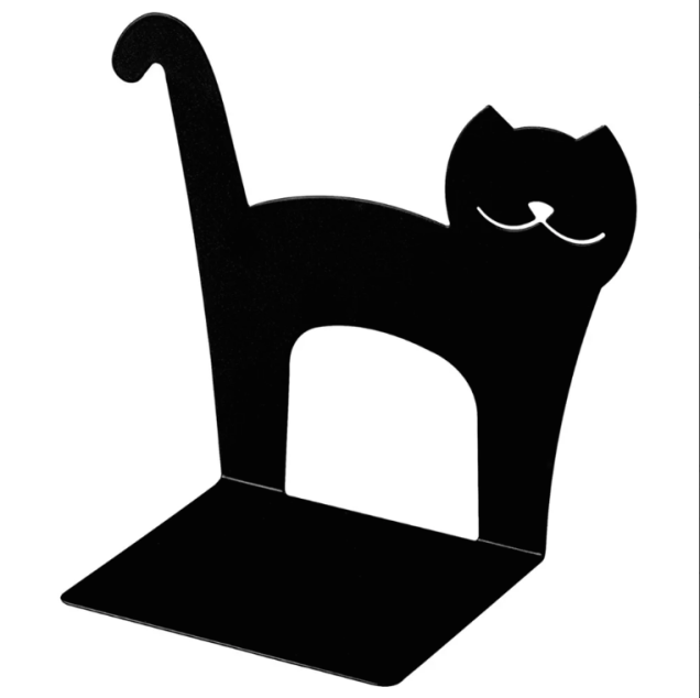 <span style="font-weight:400;">Gato aparador de livros. </span><a href="https://www.tokstok.com.br/aparador-de-livros-preto-gato/p"><span style="font-weight:400;">Tok&Stok</span></a>,<span style="font-weight:400;"> R$ 22,90 </span>