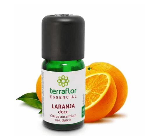 Óleo essencial de Laranja doce. <a href="https://terra-flor.com/loja/oleos-essenciais/laranja-doce-10ml/">Terra Flor</a>, R$ 21,00