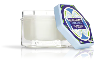 Vela Lavanda Perfumada. <a href="https://br.loccitane.com/vela-perfumada-lavanda,43,2,4567,899338.htm">L'OCCITANE</a>, R$ 139