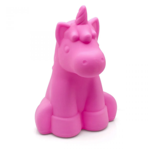 Luminária de Unicórnio cor de rosa, de polietileno, nas medidas 37 x 23 cm. <a href="https://loja.imaginarium.com.br/luminaria-unicornio-rosa/p" target="_blank" rel="noopener">Imaginarium</a>, R$ 159,90 Luminária de Unicórnio cor de rosa, de polietileno, nas medidas 37 x 23 cm. <a href="https://loja.imaginarium.com.br/luminaria-unicornio-rosa/p" target="_blank" rel="noopener">Imaginarium</a>, R$ 159,90