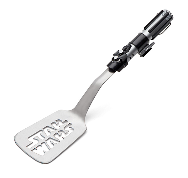 Espátula de cozinha Darth Vader, de metal, 35 x 15 x 10 cm. <a href="https://www.toyshow.com.br/espatula-lightsaber-darth-vader" target="_blank" rel="noopener">Toy Show</a>, R$ 199 Espátula de cozinha Darth Vader, de metal, 35 x 15 x 10 cm. <a href="https://www.toyshow.com.br/espatula-lightsaber-darth-vader" target="_blank" rel="noopener">Toy Show</a>, R$ 199