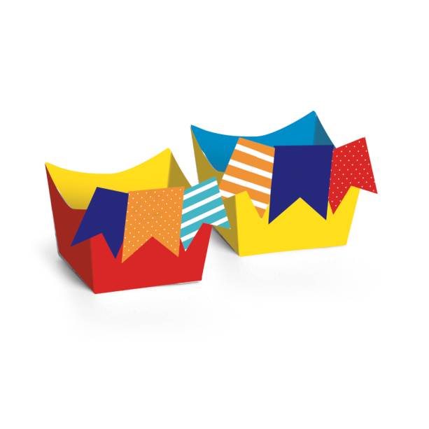 Forminha para doces, de papel-cartão decorado, 3 x 3 x 3 cm. <a href="https://www.ricafesta.com.br/vitrine_produtos.asp?secao=4&categoria=38&subcategoria=158&id=33872&produto=" target="_blank" rel="noopener">Rica Festa</a>, R$ 13,70 com 24 unidades