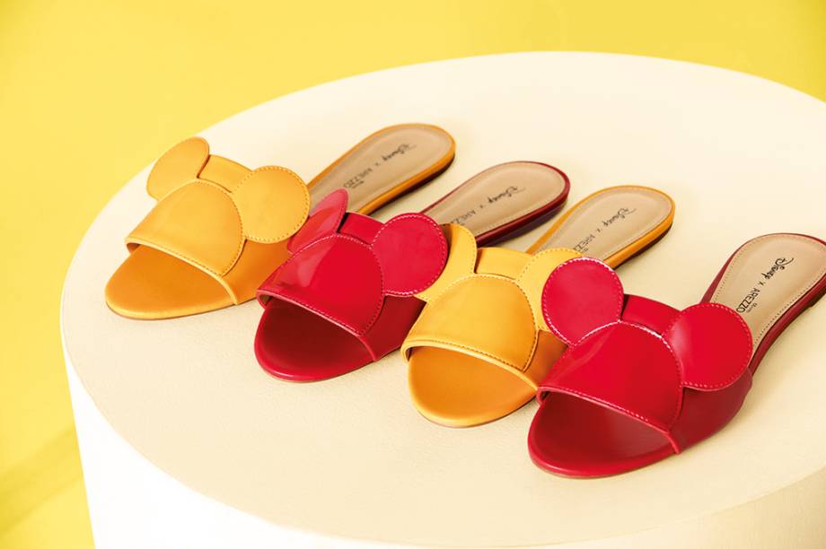 <b>Sapatos para todos os gostos e estilos - </b>Sandálias, sapatilhas, scarpins, espadrilles e tênis compõem a linha de sapatos Disney x Arezzo que traz Mickey e Minnie como protagonistas da estação mais quente do ano. Com cores alegres e design divertido, as peças vão dar um toque fashion e descolado aos looks do dia a dia.