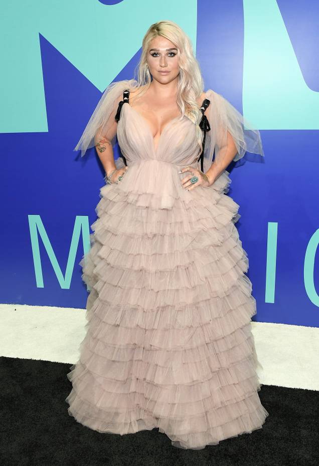 Kesha vestindo Monsoori Kesha vestindo Monsoori