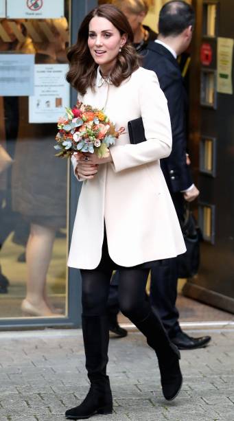 <strong>12 de novembro</strong> // Kate elegeu um look sóbrio para ir ao Remembrance Sunday memorial, em Londres, evento que honra todas as pessoas que morreram na guerra.