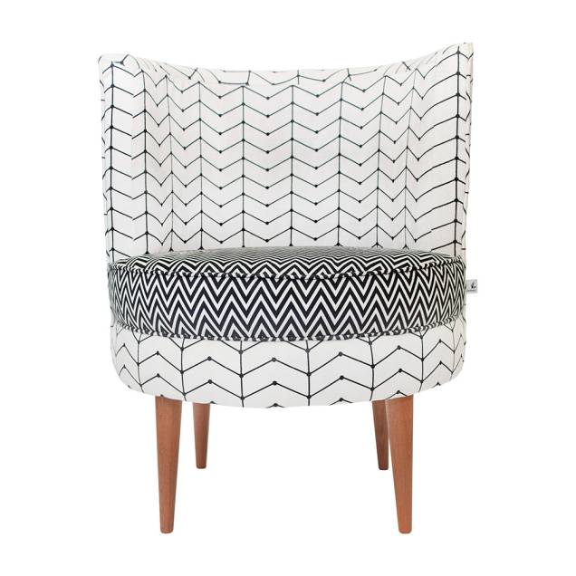 Poltrona Halia, de 82 x 63 cm, com pés de madeira. <a href="https://www.muma.com.br/moveis/poltronas/poltrona-halia-7873.html" target="_blank" rel="noopener">Muma</a>, R$ 1870 Poltrona Halia, de 82 x 63 cm, com pés de madeira. <a href="https://www.muma.com.br/moveis/poltronas/poltrona-halia-7873.html" target="_blank" rel="noopener">Muma</a>, R$ 1870