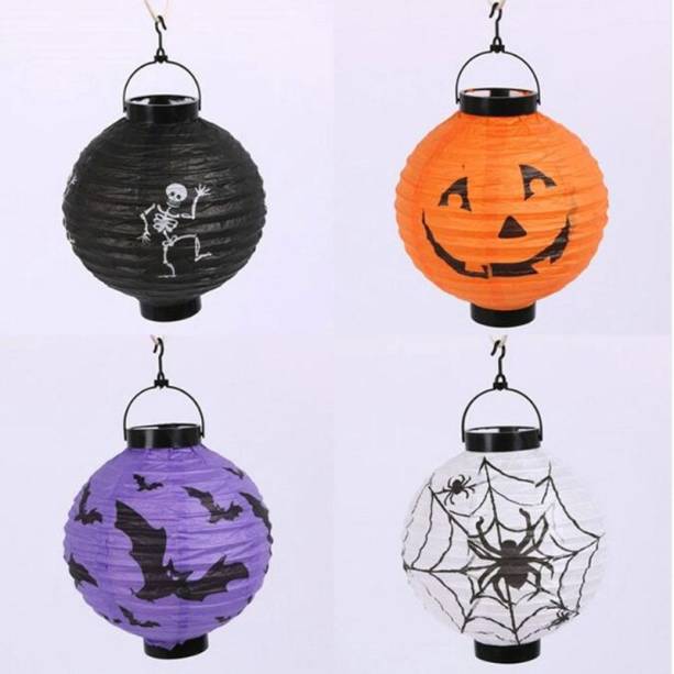 Lanterna de papel sanfonada (20 x 20 cm). <a href="https://www.americanas.com.br/produto/43087292/lanterna-redonda-sanfonada-halloween-estampada?WT.srch=1&epar=bp_pl_00_go_todos-os-produtos_geral_gmv&gclid=EAIaIQobChMIwbSvr5Sa3gIVD1uGCh1auwWTEAYYAiABEgIO9fD_BwE&opn=YSMESP&sellerId=14222914000101" target="_blank" rel="noopener">Americanas.com</a>, R$ 9,27 cada