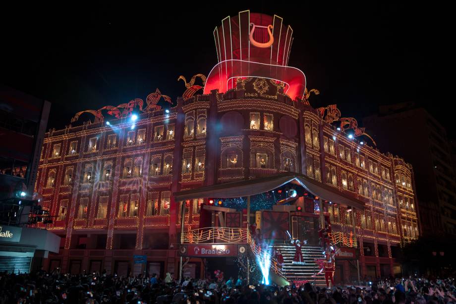 Veja o que rolou na primeira apresentação d'O Palácio Encantado Veja o que rolou na primeira apresentação d'O Palácio Encantado