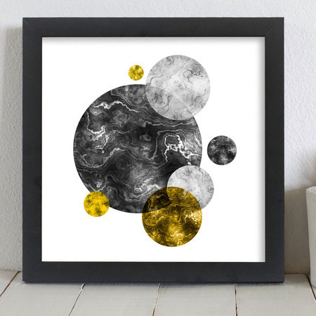 O pôster emoldurado Stoned Sky custa de R$ 59,90 a R$ 129,90 na <a href="https://www.decohouse.com.br/pd-5829d9-poster-emoldurado-stoned-sky.html?ct=&p=1&s=1">Decohouse</a>. O pôster emoldurado Stoned Sky custa de R$ 59,90 a R$ 129,90 na <a href="https://www.decohouse.com.br/pd-5829d9-poster-emoldurado-stoned-sky.html?ct=&p=1&s=1">Decohouse</a>.