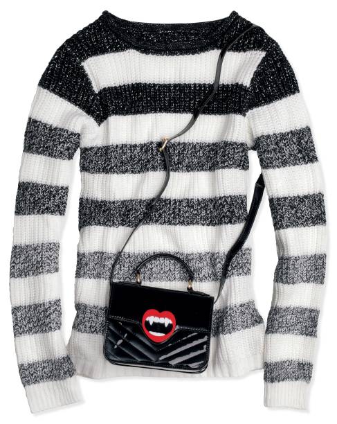 Tricô, Riachuello, R$ 80, tel. (11) 2281 2100. Bolsa de verniz, Santa Lolla, R$ 250, tel. (11) 5536 3474. Tricô, Riachuello, R$ 80, tel. (11) 2281 2100. Bolsa de verniz, Santa Lolla, R$ 250, tel. (11) 5536 3474.