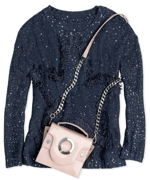 Tricô, Rosa Chá, R$ 460, tel. (11) 3061 9905. Bolsa de verniz, Modem, R$ 1 575, tel. (11) 3812 9242. Tricô, Rosa Chá, R$ 460, tel. (11) 3061 9905. Bolsa de verniz, Modem, R$ 1 575, tel. (11) 3812 9242.