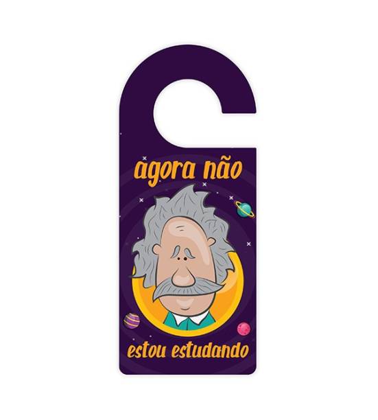 Aviso de porta Gênio. <a href="https://www.primeiroquartinho.com.br/aviso-de-porta/643-aviso-de-porta-genio.html" target="_blank" rel="noopener">Primeiro Quartinho</a>, R$ 15,90