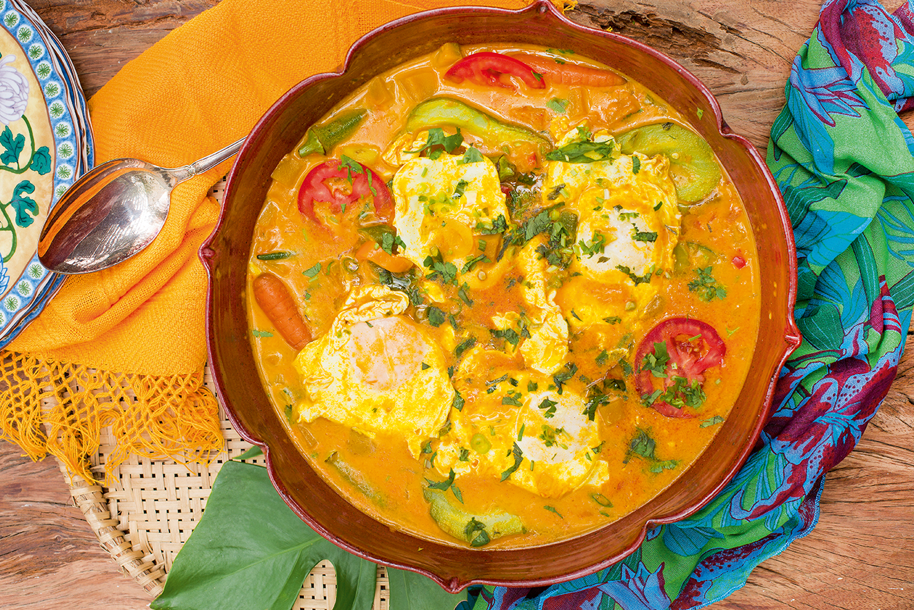 MOQUECA DE OVO E LEGUMES DA TERRA