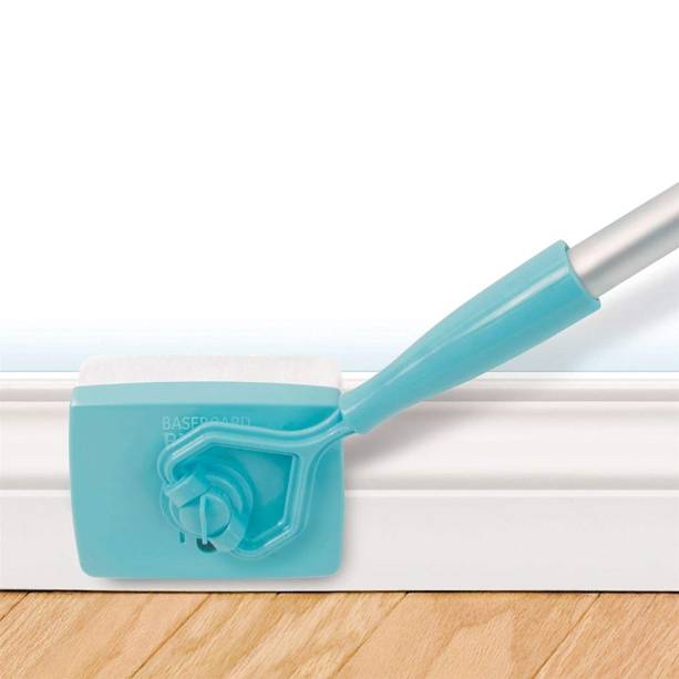 Limpador de rodapé - nada de prejudicar as costas para limpar o rodapé e os batentes. O Baseboard Buddy tem haste com giro de 360 graus. <a href="https://www.americanas.com.br/produto/24277516/rodo-de-inox-para-rodape-baseboard-buddy-" target="_blank" rel="noopener">Americanas.com</a>, R$ 15