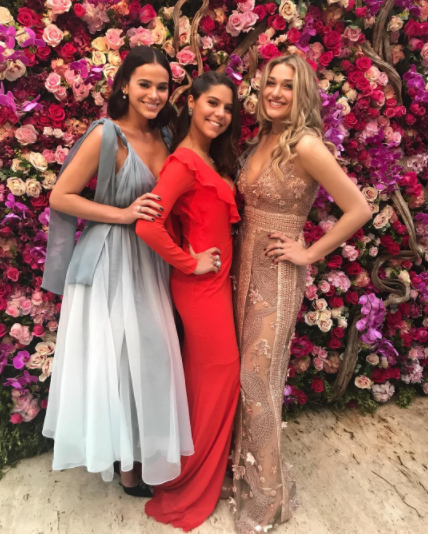 Sasha veste <span>Fabiana Milazzo, Luma veste Agilità e Bruna veste Dior.</span>