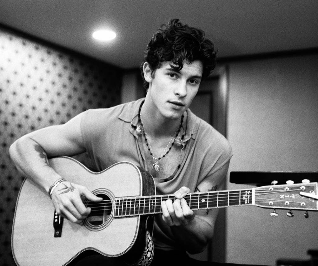 Bailarinas do Complexo do Alemão ensinam funk para Shawn Mendes