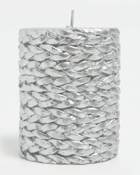 A vela trançada média tem 7,5 cm de altura. <a href="https://www.riachuelo.com.br/vela-trancada-metalizada-media-natal-12433438001_sku?pid=12433438001&page=1&query=vela+tranm%25C3%25A7ada&lang=pt&searchConfigId=5ab9042b9c22d2000d3b94f8" target="_blank" rel="noopener">Riachuelo</a>, R$ 29,90 A vela trançada média tem 7,5 cm de altura. <a href="https://www.riachuelo.com.br/vela-trancada-metalizada-media-natal-12433438001_sku?pid=12433438001&page=1&query=vela+tranm%25C3%25A7ada&lang=pt&searchConfigId=5ab9042b9c22d2000d3b94f8" target="_blank" rel="noopener">Riachuelo</a>, R$ 29,90