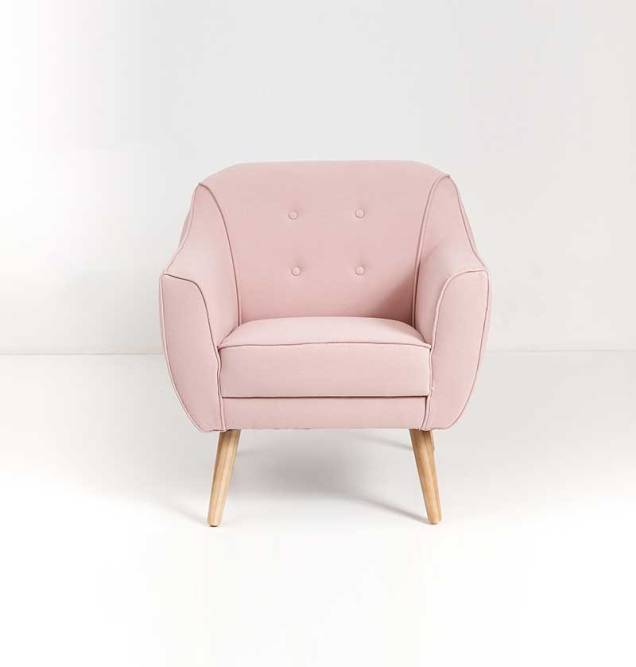 Poltrona Vinatage Rosa com almofada, com pés palito de pínus, tecido em linho, medidas 75 x 73 x 80 cm. Vem com uma almofada de 45 x 45 cm. <a href="https://www.veromobili.com.br/poltrona-vintage-rosa-com-almofada/" target="_blank" rel="noopener">Veromobili</a>, R$ 1099,99 Poltrona Vinatage Rosa com almofada, com pés palito de pínus, tecido em linho, medidas 75 x 73 x 80 cm. Vem com uma almofada de 45 x 45 cm. <a href="https://www.veromobili.com.br/poltrona-vintage-rosa-com-almofada/" target="_blank" rel="noopener">Veromobili</a>, R$ 1099,99