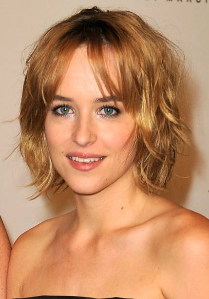 <strong>Outubro de 2008</strong> - Corte bob, franja leve e desfiada e coloração bem dourada. <strong>Outubro de 2008</strong> - Corte bob, franja leve e desfiada e coloração bem dourada.