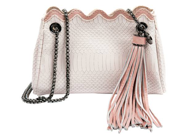 Bolsa de couro, <strong>La Spezia</strong>, R$ 589 Bolsa de couro, <strong>La Spezia</strong>, R$ 589