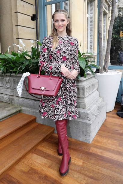 Teresa Palmer no desfile da Valentino