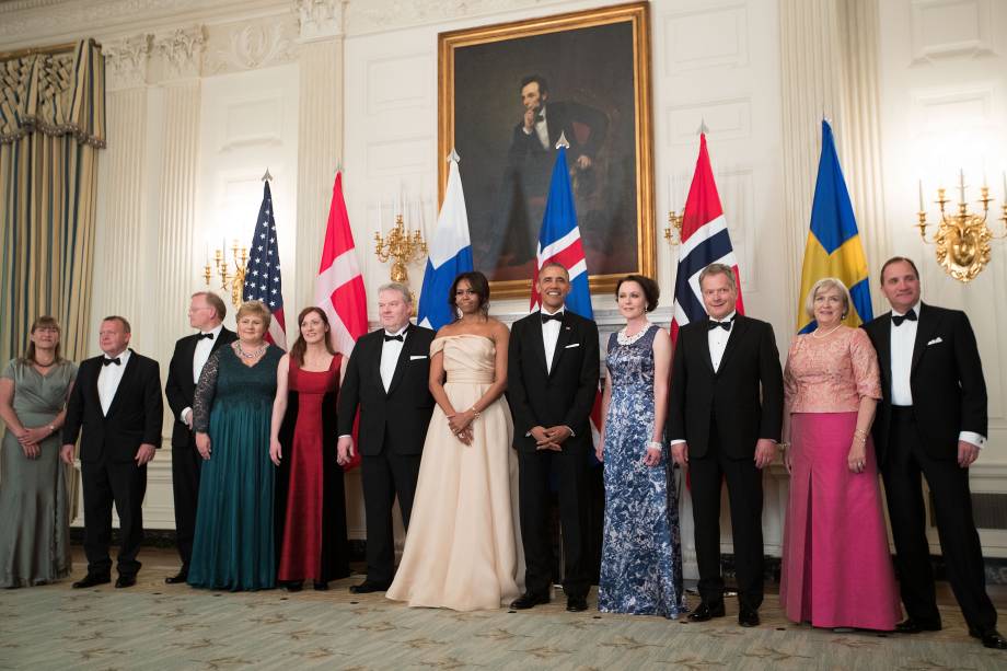 Vestido: Naeem Khan // Evento: White House's Nordic State Dinner // Data: 13.05.16