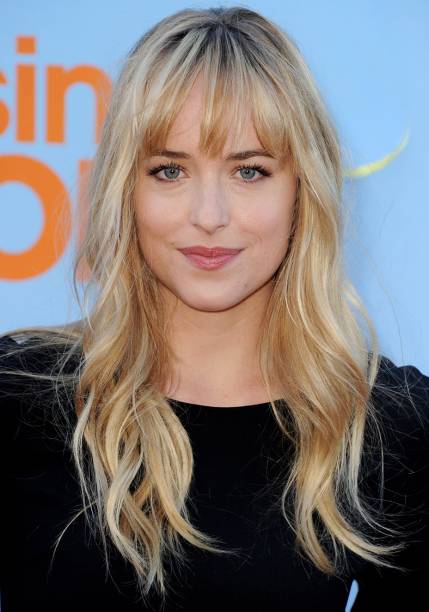 <strong>Agosto de 2012</strong> - Mechas bem fininhas em vários tons de loiro e franja leve e desfiada. <strong>Agosto de 2012</strong> - Mechas bem fininhas em vários tons de loiro e franja leve e desfiada.