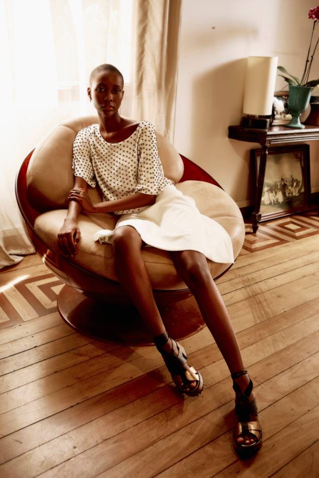 <strong>FYI</strong>. O vestido bordado da foto, um dos destaques da coleção de Ano Novo, está à venda por R$ 698. <strong>FYI</strong>. O vestido bordado da foto, um dos destaques da coleção de Ano Novo, está à venda por R$ 698.
