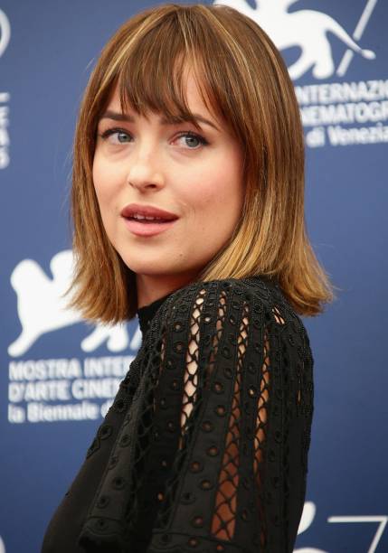 <strong>Setembro de 2015</strong> - Loira novamente com fios na altura dos ombros e mechas por todo o comprimento. <strong>Setembro de 2015</strong> - Loira novamente com fios na altura dos ombros e mechas por todo o comprimento.