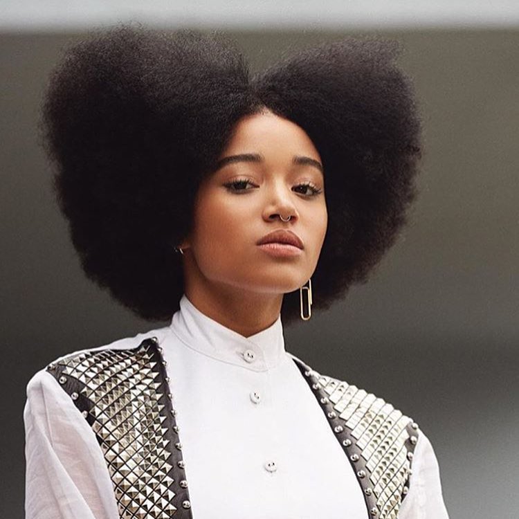 O que torna a maquiagem, a roupa ou a Amandla Stenberg - Pensador