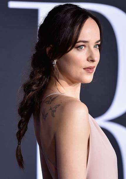 <strong>Fevereiro de 2017</strong> - Cabelos longos e castanho para a divulgação de <em>Cinquenta Tons Mais Escuros</em>. <strong>Fevereiro de 2017</strong> - Cabelos longos e castanho para a divulgação de <em>Cinquenta Tons Mais Escuros</em>.